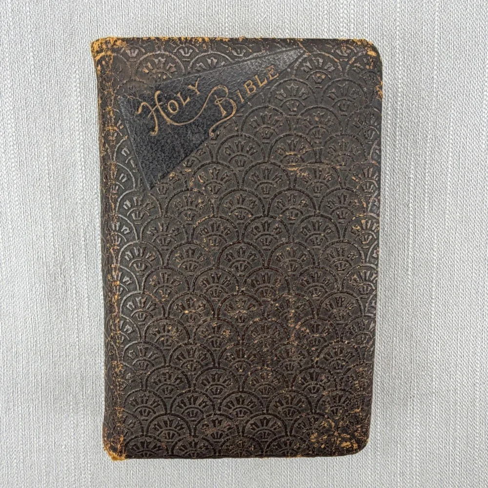 Vintage Eyre & Spottiswoode Holy Bible Leather KJV Embossed Pocket Pearl c 1873